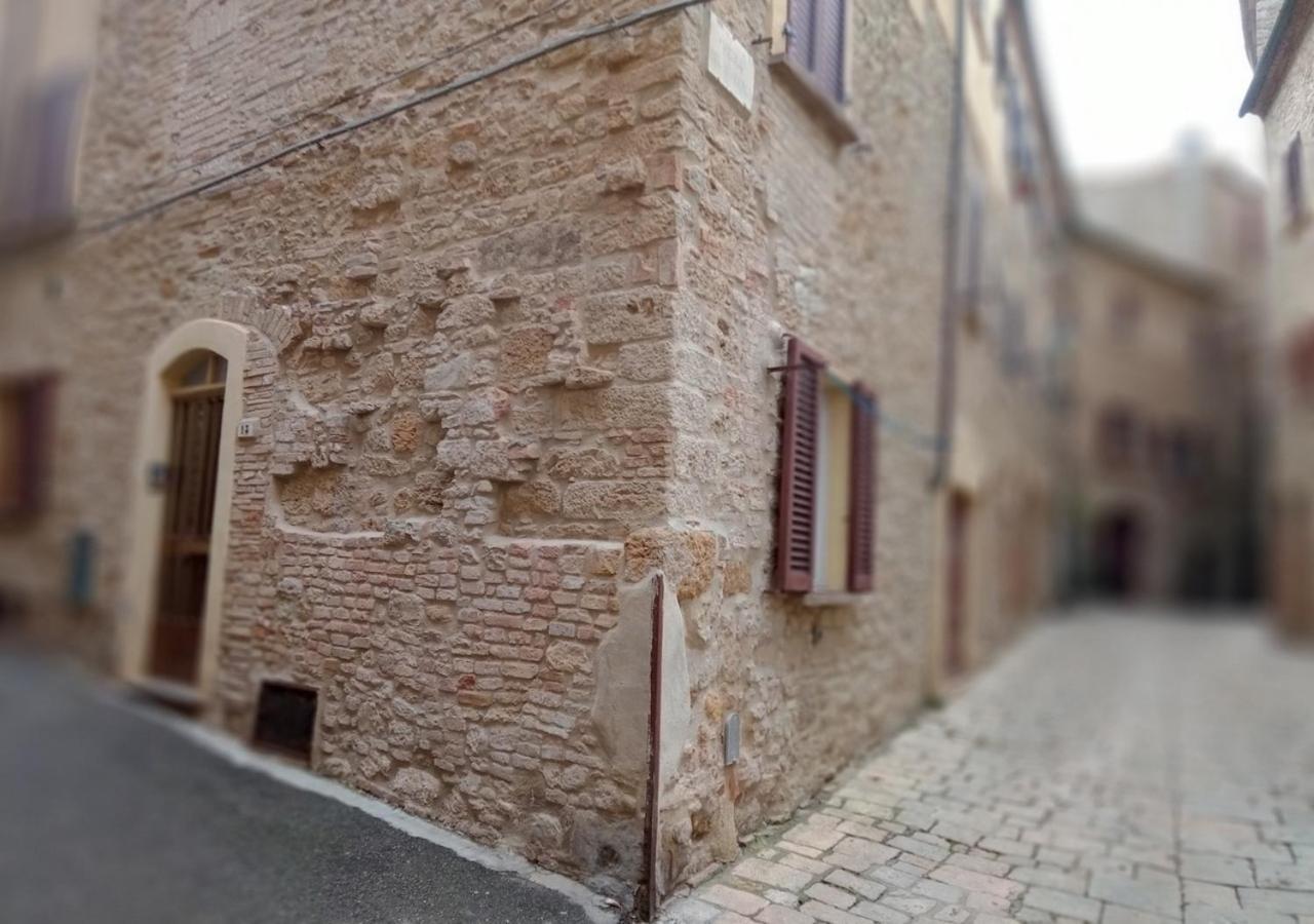Appartamento il mandorlo nel centro di Volterra Esterno foto