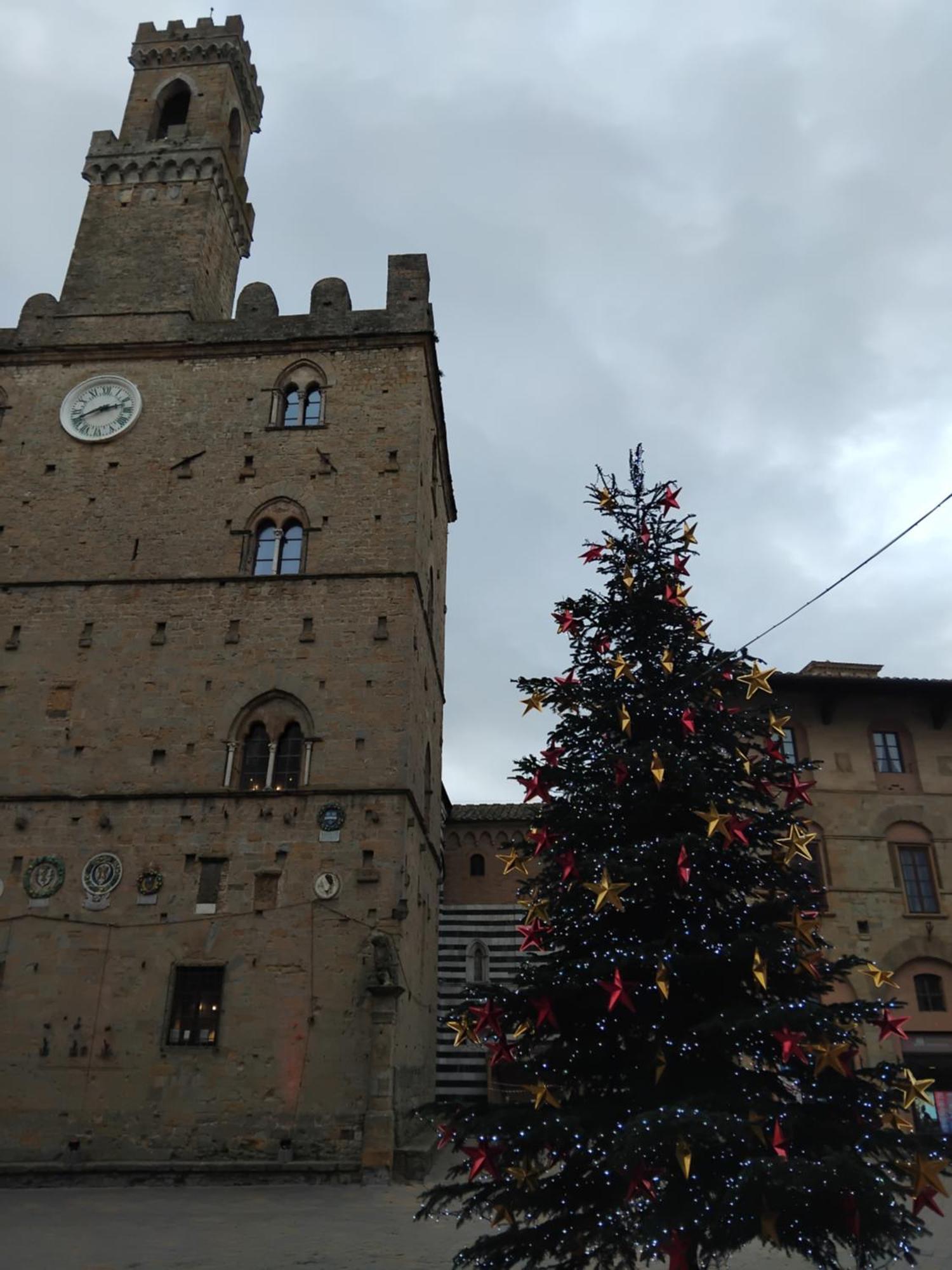 Appartamento il mandorlo nel centro di Volterra Esterno foto